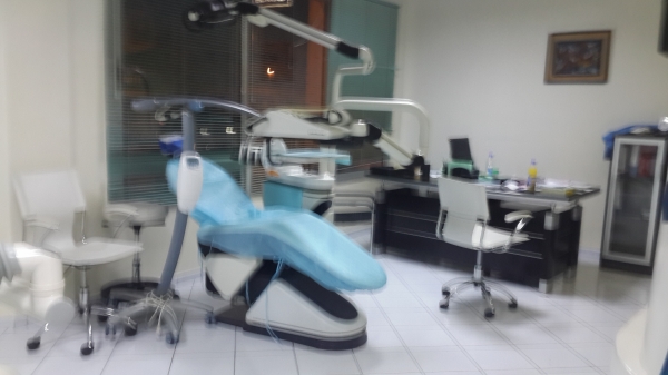 Bentahila Lotfi (dentiste) Logo